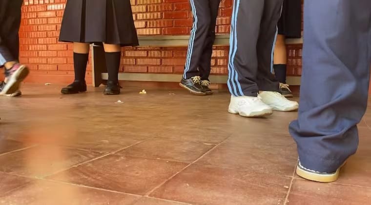 Acusan a docente por no ayudar a alumno que era acosado y que tomó una drástica decisión Acusan a docente por no ayudar a alumno que era acosado y que tomó una drástica decisión