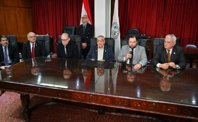 “No hay dinero” dice Isaías Fretes sobre el IPS y refuerza: “Yo no soy Mandrake”