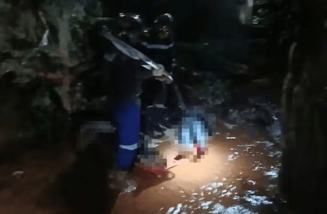 Jóvenes en moto mueren al caer a un arroyo en medio de la neblina