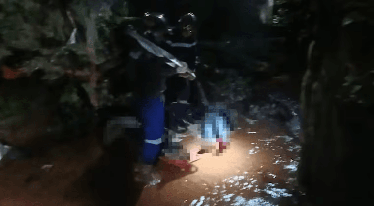 Jóvenes en moto mueren al caer a un arroyo en medio de la neblina Jóvenes en moto mueren al caer a un arroyo en medio de la neblina