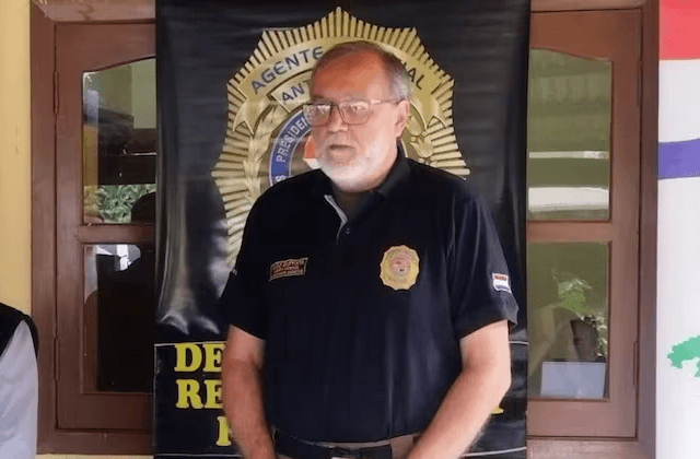 Se entrega exjefe de Senad buscado por caso filtración a Lalo Se entrega exjefe de Senad buscado por caso filtración a Lalo