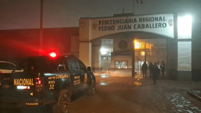 Sangrienta riña con cuchillo deja un muerto y un herido en la cárcel de Pedro Juan Caballero Sangrienta riña con cuchillo deja un muerto y un herido en la cárcel de Pedro Juan Caballero
