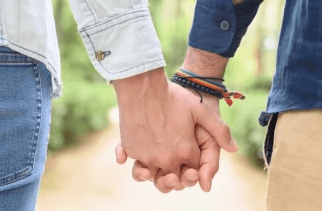 Pastor busca penalizar las muestras públicas de afecto entre personas del mismo sexo Pastor busca penalizar las muestras públicas de afecto entre personas del mismo sexo