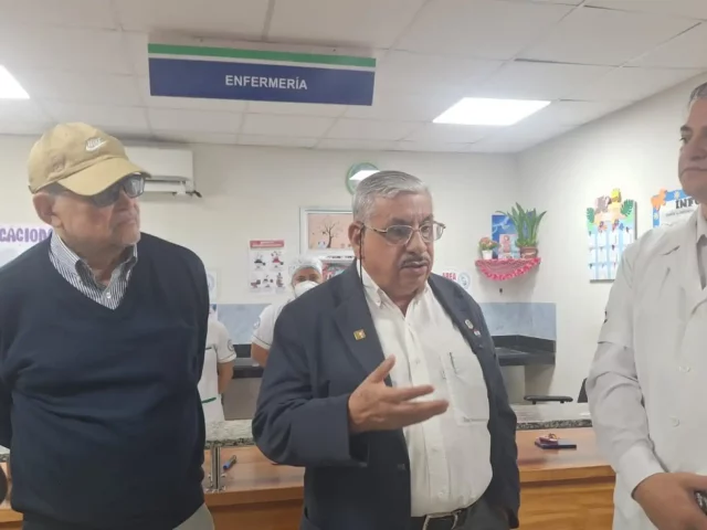 Isaías Fretes plantea modificar la ley para contratar médicos jubilados en Coronel Oviedo Isaías Fretes plantea modificar la ley para contratar médicos jubilados en Coronel Oviedo