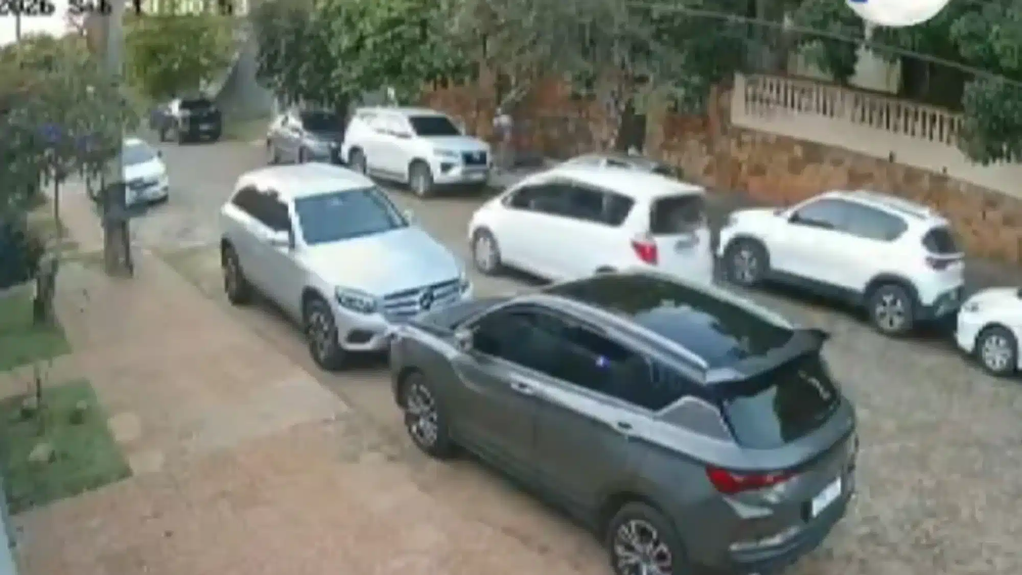 Una familia acusa a policías de robarles tras pedir auxilio por un asalto Una familia acusa a policías de robarles tras pedir auxilio por un asalto