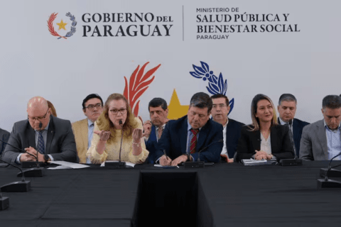 Eliminarán diferencias entre contratados y nombrados, médicos ganarán más, huelga se define hoy
