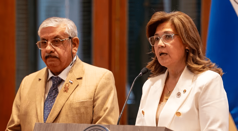 Cambios en Salud: Cynthia Cardozo asume como viceministra de Rectoría y Vigilancia Cambios en Salud: Cynthia Cardozo asume como viceministra de Rectoría y Vigilancia
