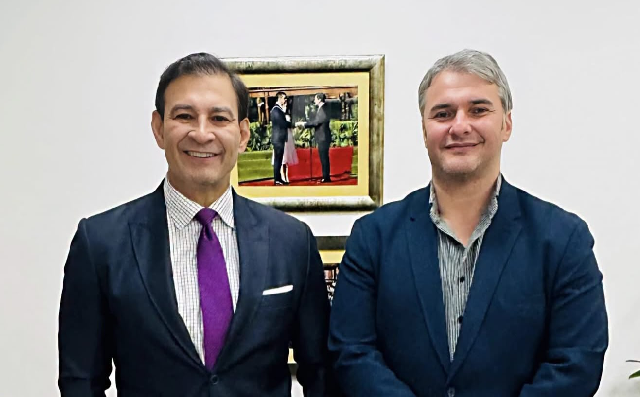 «Sería un lujo que el senador Ovelar presida el Partido Colorado», afirma Marcos Benítez «Sería un lujo que el senador Ovelar presida el Partido Colorado», afirma Marcos Benítez