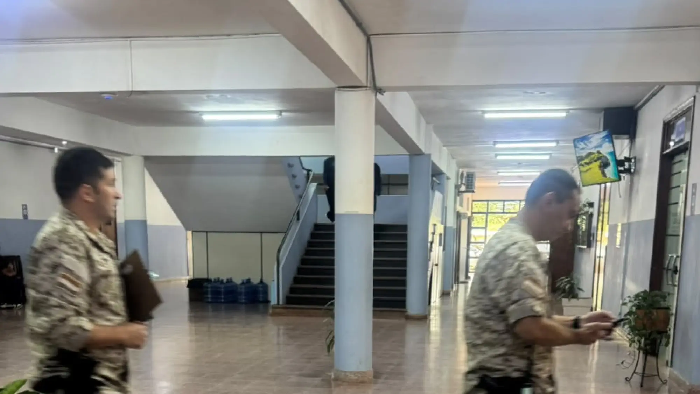 Sicosis entre estudiantes ante otra falsa alarma de matanza en Alto Paraná Sicosis entre estudiantes ante otra falsa alarma de matanza en Alto Paraná