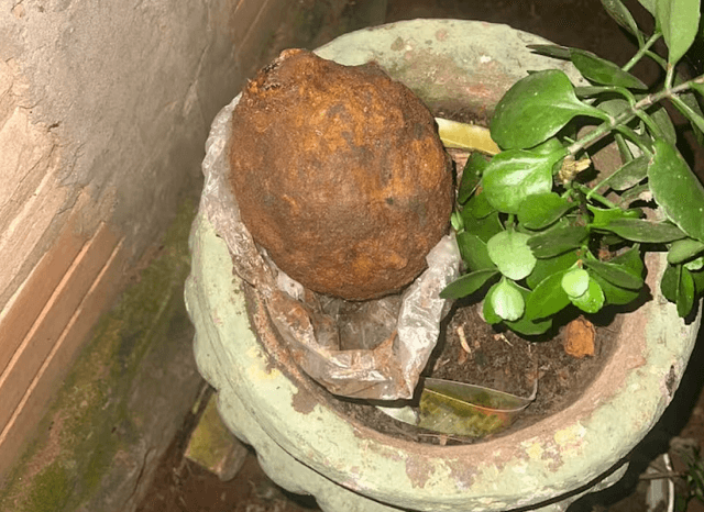 Hombre encontró dos granadas en Ypacaraí y se las llevó a su casa Hombre encontró dos granadas en Ypacaraí y se las llevó a su casa