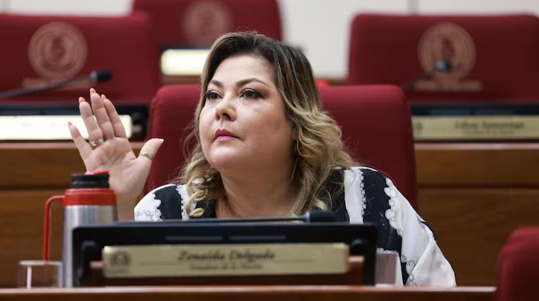 Mecánico reclama a Zenaida Delgado deuda de G. 7 millones