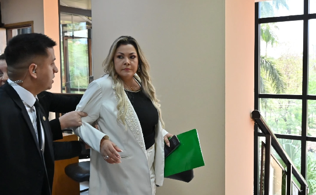 Zenaida ofrece en el acuerdo pagar créditos de funcionarias que la denunciaron por aprietes Zenaida ofrece en el acuerdo pagar créditos de funcionarias que la denunciaron por aprietes