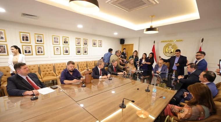 Senadores ya abrieron informe del BCP, transmiten tranquilidad y anuncian reunión reservada Senadores ya abrieron informe del BCP, transmiten tranquilidad y anuncian reunión reservada