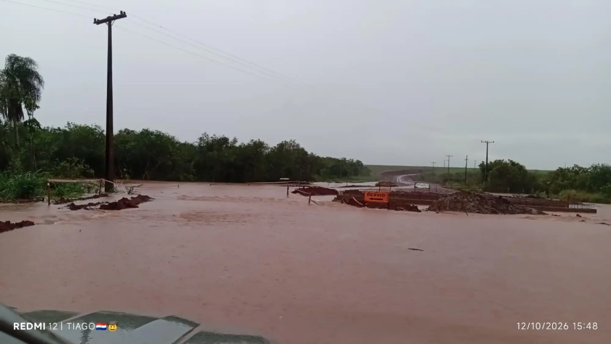 Lluvias provocan derrumbe de puente en Tavapy y desbordes de arroyos en San Cristóbal