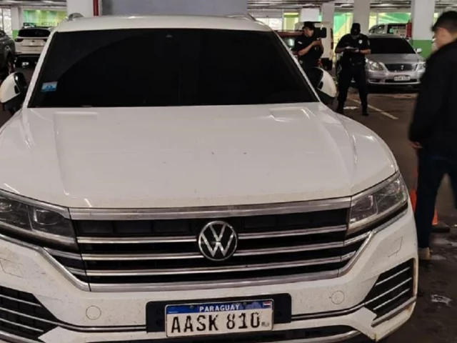 Atacan a balazos la camioneta de un empresario en Ciudad del Este Atacan a balazos la camioneta de un empresario en Ciudad del Este