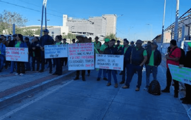 Docentes marchan contra sobrecarga laboral y falta de presupuesto