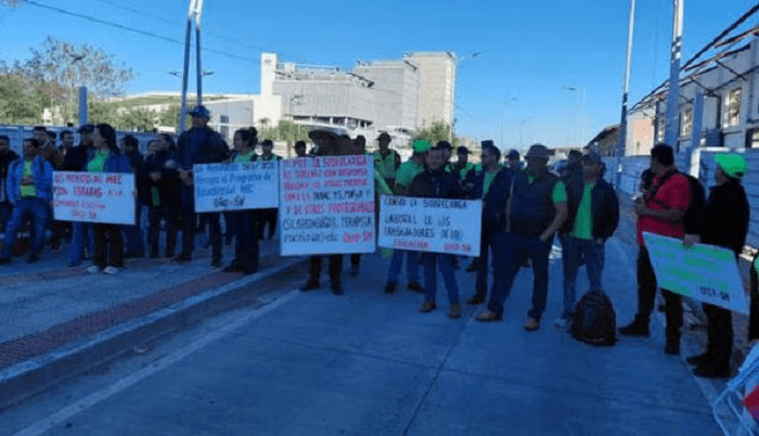 Docentes marchan contra sobrecarga laboral y falta de presupuesto